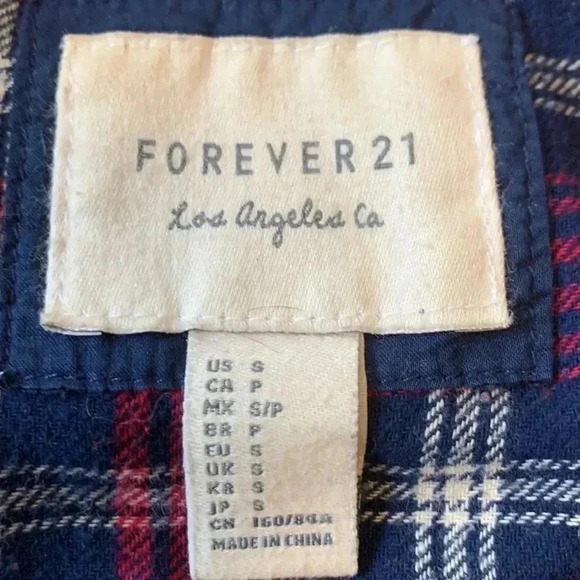 Forever 21 long sleeve, light fleece button up shirt - Picture 4 of 4